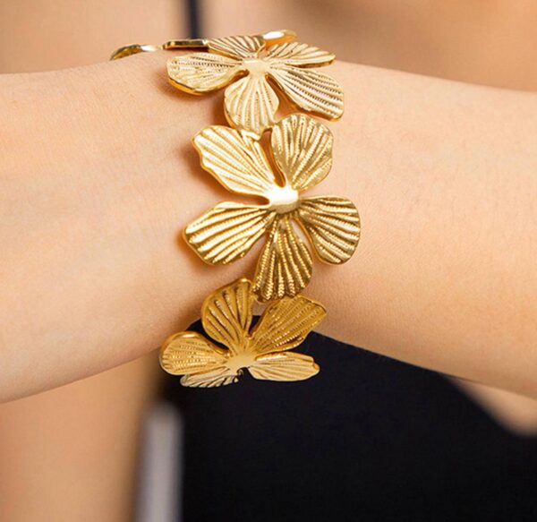 Janzie floral bracelet
